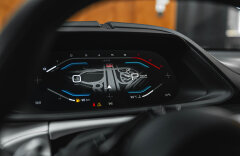 Lotus Emira V6 First Edition, KEF, ZÁRUKA