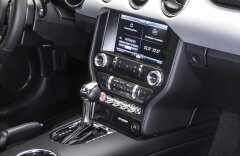 Ford Mustang GT 5.0 V8 Premium, výfuky Borla, kovaná 20" kola
