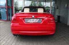 BMW Řada 3 325i, navigace, top stav