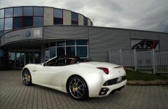 Ferrari California Bianco Fuji Magneride