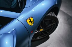 Ferrari 488 SPIDER, CARBON, passenger displej, CZ
