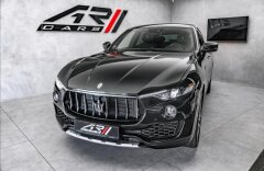 Maserati Levante S, Zegna edition, panorama, B/W sound