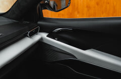 Lotus Emira V6 First Edition, KEF, ZÁRUKA