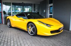 Ferrari 458 Italia, karbon paket, titan. výfuky, top stav
