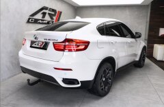BMW X6 M50d xDrive, head-up, nezávislé top.