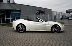 Ferrari California Bianco Fuji Magneride