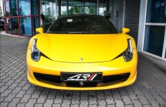 Ferrari 458 Italia, karbon paket, titan. výfuky, top stav