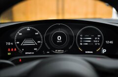 Porsche Taycan Turbo S, keramiky, karbon, PDCC, Matrix