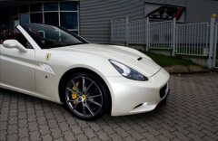 Ferrari California Bianco Fuji Magneride