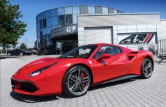 Ferrari 488 Spider, karbonová sedadla, lift, kamera, skladem!!