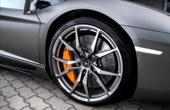 Lamborghini Aventador LP 700-4 Grigio Titans, karbon, kamera, lift