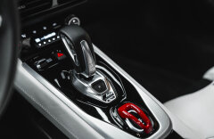 Lotus Emira V6 First Edition, KEF, ZÁRUKA