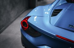 Ferrari 488 SPIDER, CARBON, passenger displej, CZ
