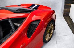 Ferrari 488 Pista coupe, JBL, lift, navigace