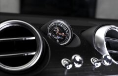 Bentley Bentayga V8 diesel, panorama, CZ