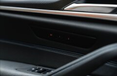 BMW Řada 5 4,4 M550i xDrive, H/K, HEAD-UP, PANO, LASER