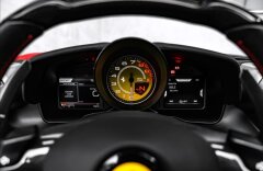 Ferrari F8 3,9 F8 Spider V8, karbon, kamera, Alcantara, CZ