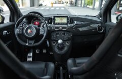 Abarth 595 1,4 ESSESSE, BEATS AUDIO, AKRAPOVIČ, CARBON