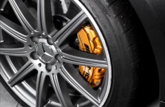 Mercedes-Benz CLS 63s AMG 4Matic Shooting brake, keramiky