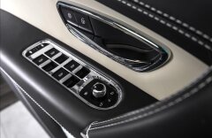 Bentley Bentayga V8 diesel, panorama, CZ