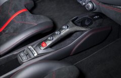 Ferrari 488 Spider, karbonová sedadla, lift, kamera, skladem!!