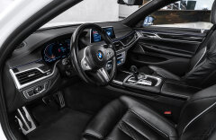 BMW 750 4.4 750i xDrive AT