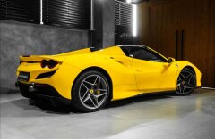 Ferrari F8 3,9 TRIBUTO, SPIDER, LIFT, KAMERA, ZÁRUKA