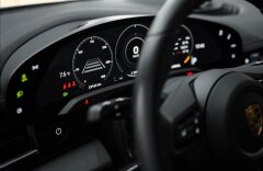Porsche Taycan Turbo S, keramiky, karbon, PDCC, Matrix