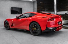 Ferrari 812 Superfast  V12
