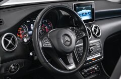 Mercedes-Benz Třídy A 1,6 180 automat, LED, záruka