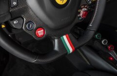 Ferrari 488 Pista, karbon, lift, JBL, tricolore