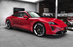 Porsche Taycan Turbo S, keramiky, PDCC, Matrix, panorama