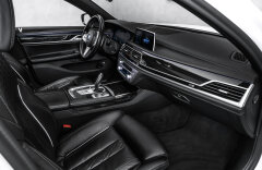 BMW 750 4.4 750i xDrive AT