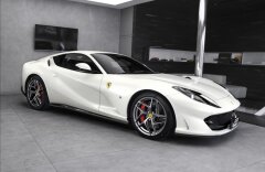 Ferrari Ostatní 812 Superfast, karbon paket