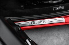 Ferrari F8 3,9 F8 Spider V8, karbon, kamera, Alcantara, CZ