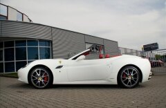 Ferrari California 4,3 Diamond kola Magnetic ride