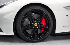 Ferrari F12 Berlinetta F12 Berlinetta, lift, JBL. karbon/LED