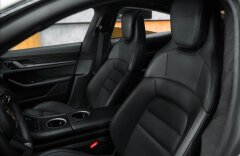 Porsche Taycan Turbo S, keramiky, karbon, PDCC, Matrix