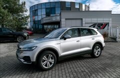 Volkswagen Touareg 3.0 TDI 4M, LED, Navi, ACC,tažné