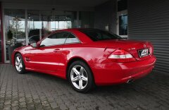 Mercedes-Benz SL 300, adaptivní tempomat a světlomety, audio HK
