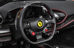 Ferrari F8 3,9 F8 Spider V8, karbon, kamera, Alcantara, CZ