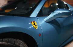 Ferrari 488 SPIDER, CARBON, passenger displej, CZ