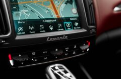 Maserati Levante 3,8 TROFEO, V8, PANO, KARBÓN