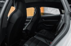 Porsche Taycan Turbo S, keramiky, karbon, PDCC, Matrix
