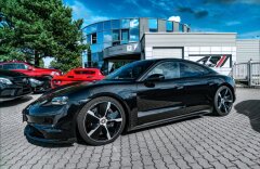 Porsche Taycan Turbo S, keramiky, pano, PDCC, Burmester