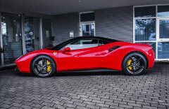 Ferrari  488 GTB, paket černý lesk