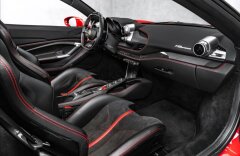 Ferrari F8 3,9 F8 Spider V8, karbon, kamera, Alcantara, CZ