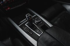 BMW X5 3,0 M50d, HARMAN KARDON, HEAD-UP