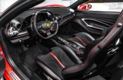 Ferrari F8 3,9 F8 Spider V8, karbon, kamera, Alcantara, CZ
