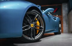 Ferrari 488 SPIDER, CARBON, passenger displej, CZ